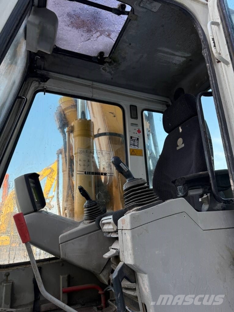 Liebherr R 904 HDSL Litronic 履带挖掘机