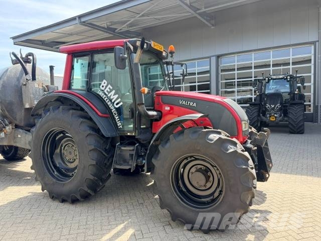 Valtra N121 Hitech, 50 KM, Geveerd, Fronthef Tractores