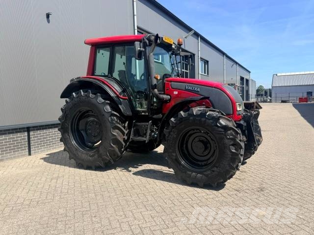 Valtra N121 Hitech, 50 KM, Geveerd, Fronthef Tractores