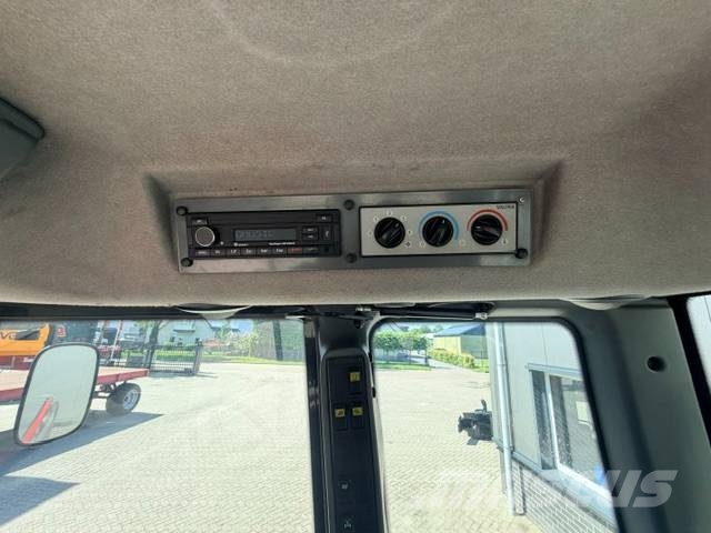 Valtra N121 Hitech, 50 KM, Geveerd, Fronthef Tractores