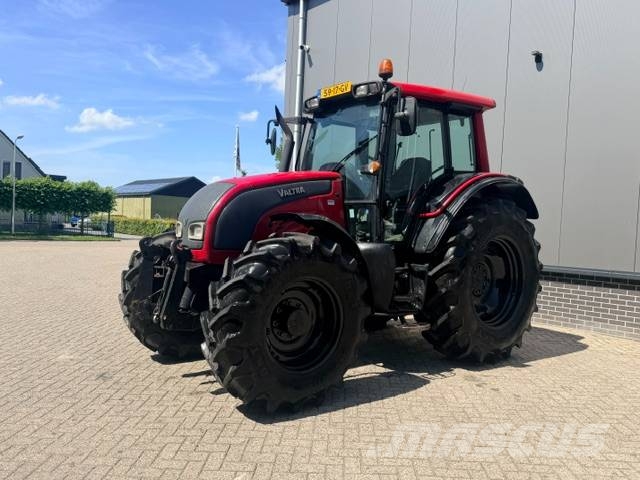 Valtra N121 Hitech, 50 KM, Geveerd, Fronthef Tractores