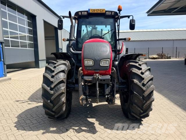Valtra N121 Hitech, 50 KM, Geveerd, Fronthef Tractores