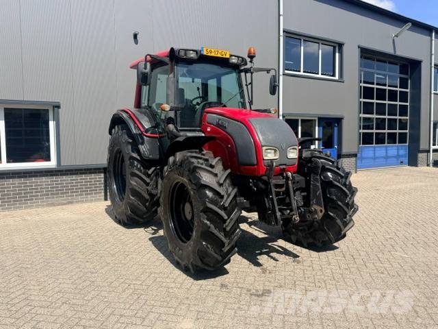 Valtra N121 Hitech, 50 KM, Geveerd, Fronthef Tractores