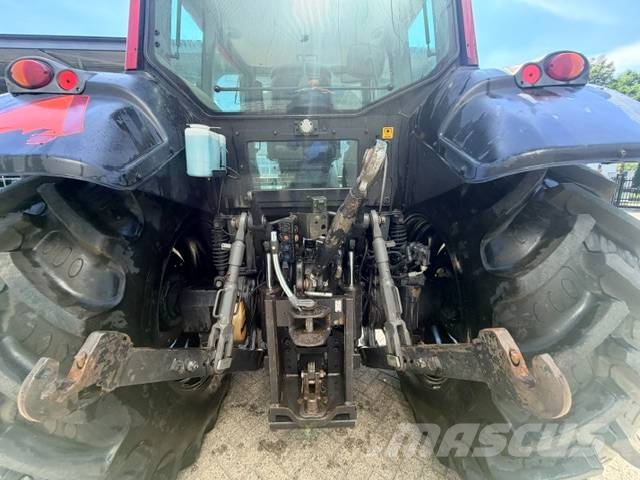Valtra N121 Hitech, 50 KM, Geveerd, Fronthef Tractores