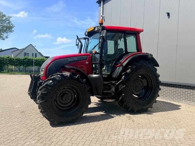 Valtra N121 Hitech, 50 KM, Geveerd, Fronthef Tractores