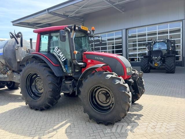 Valtra N121 Hitech, 50 KM, Geveerd, Fronthef Tractores