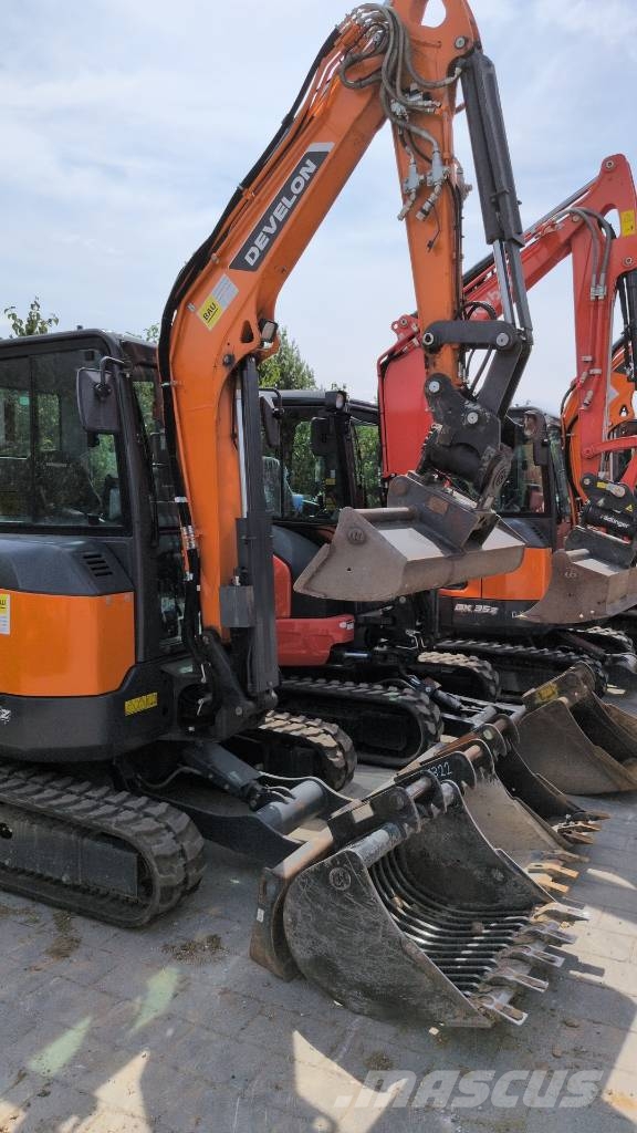 Develon Kurzheckbagger DX 35 Z-7 Excavadoras sobre orugas