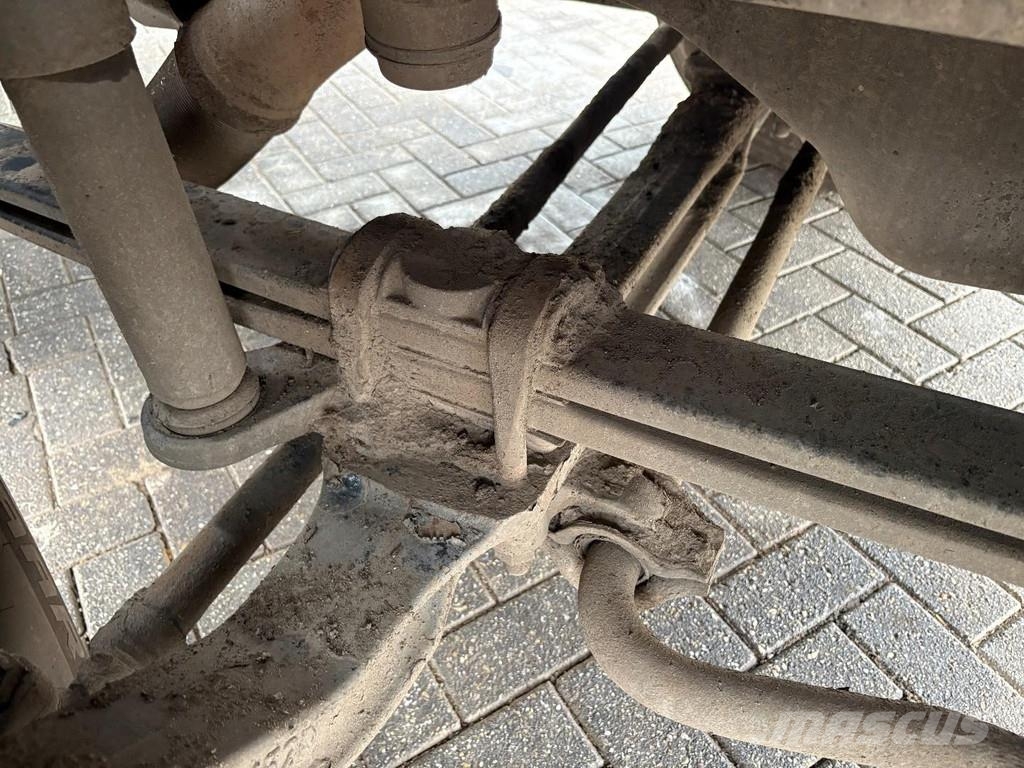 DAF CF 75,250 + HYVA PORTAL ARM SYSTEM + EURO 5 + MANU Camiones portacubetas