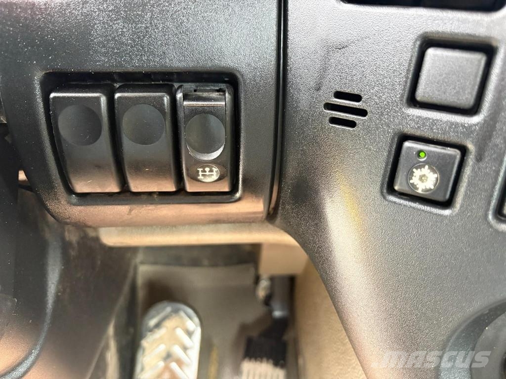 DAF CF 75,250 + HYVA PORTAL ARM SYSTEM + EURO 5 + MANU Camiones portacubetas