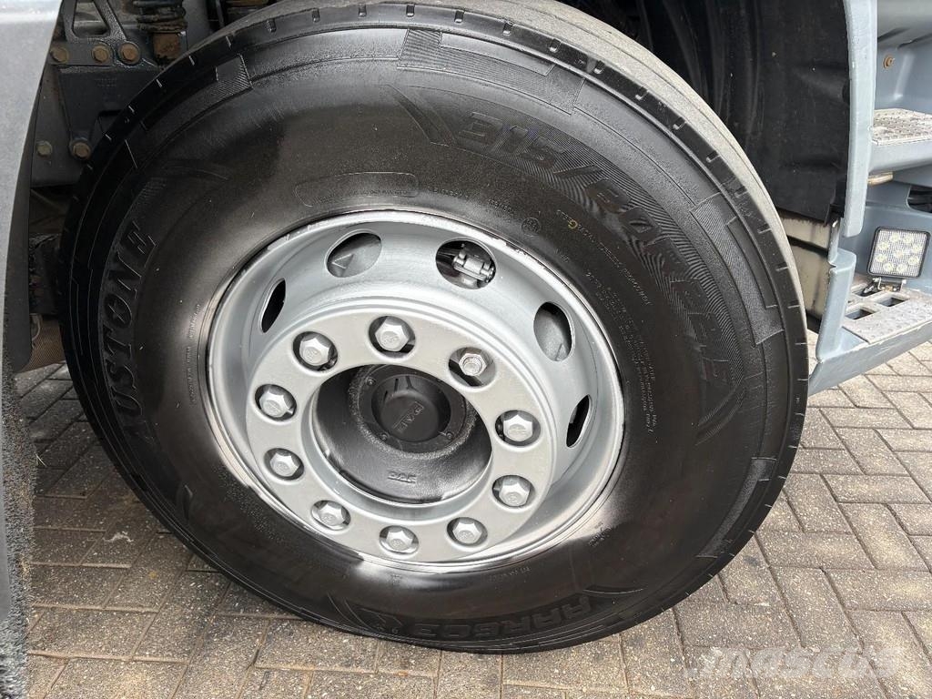 DAF CF 75,250 + HYVA PORTAL ARM SYSTEM + EURO 5 + MANU Camiones portacubetas