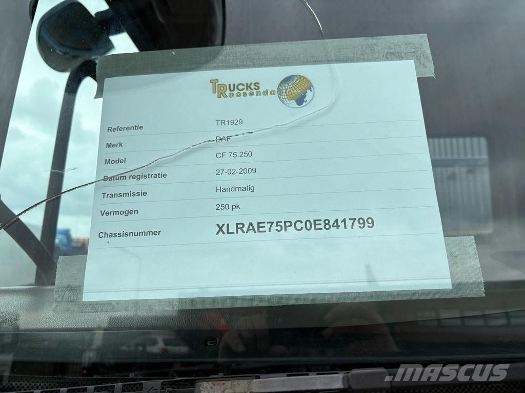 DAF CF 75,250 + HYVA PORTAL ARM SYSTEM + EURO 5 + MANU Camiones portacubetas