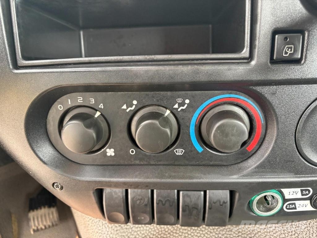 DAF CF 75,250 + HYVA PORTAL ARM SYSTEM + EURO 5 + MANU Camiones portacubetas