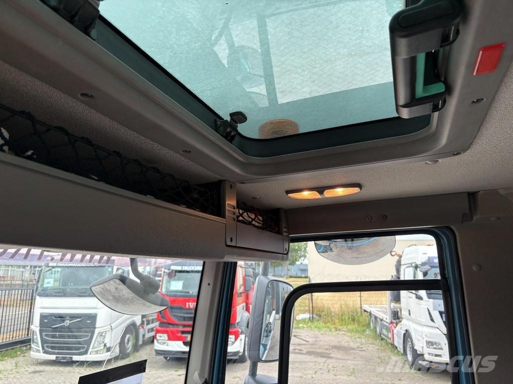 DAF CF 75,250 + HYVA PORTAL ARM SYSTEM + EURO 5 + MANU Camiones portacubetas