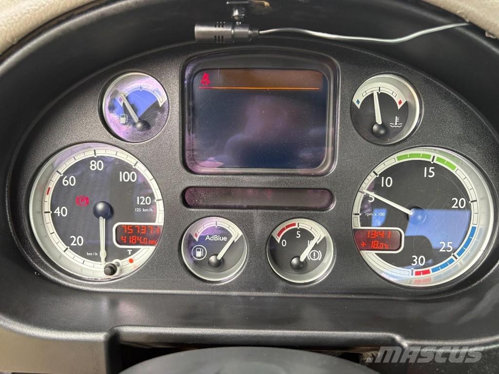 DAF CF 75,250 + HYVA PORTAL ARM SYSTEM + EURO 5 + MANU Camiones portacubetas