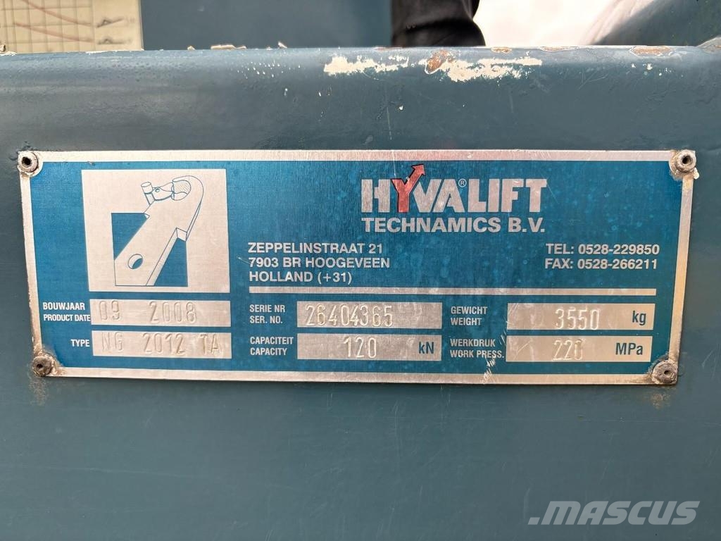DAF CF 75,250 + HYVA PORTAL ARM SYSTEM + EURO 5 + MANU Camiones portacubetas