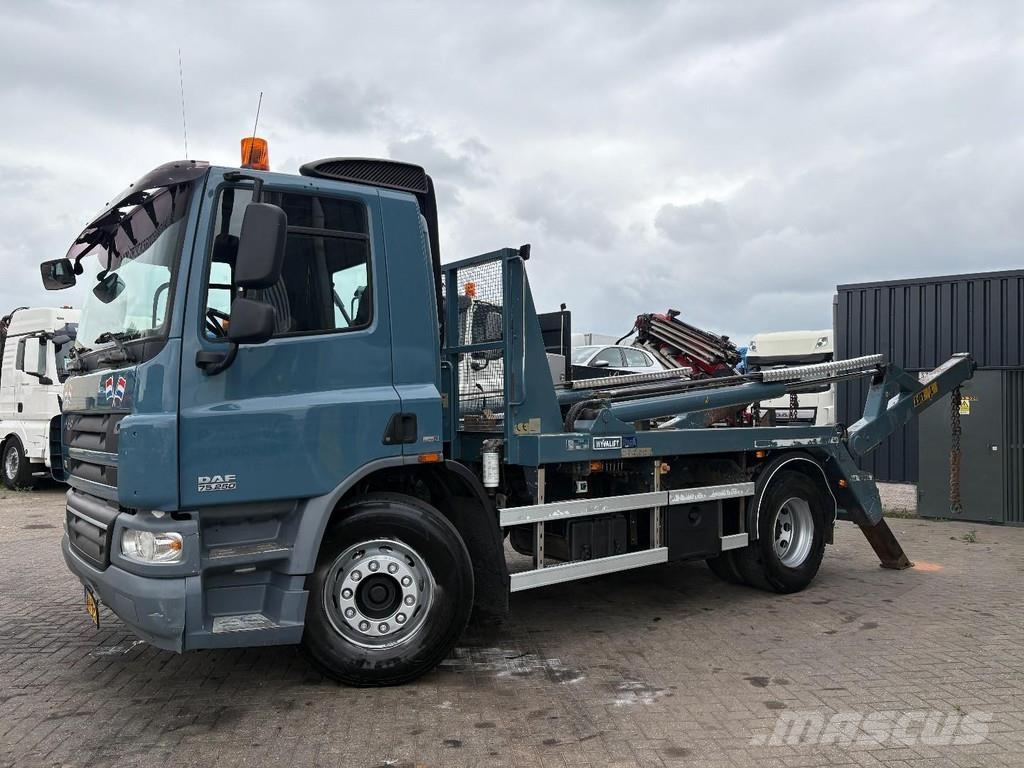 DAF CF 75,250 + HYVA PORTAL ARM SYSTEM + EURO 5 + MANU Camiones portacubetas