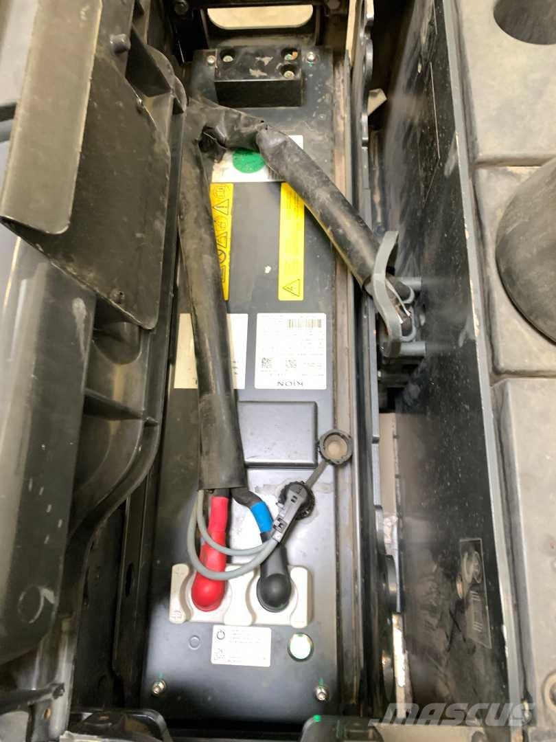 Linde T20SP-LI Lavansiirtotrukit ajotasolla