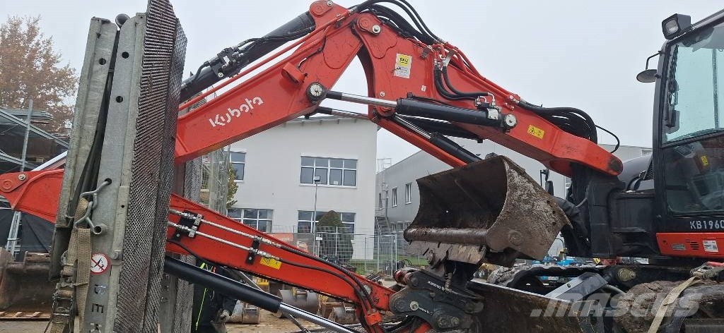 Kubota Kompaktbagger KX 080-4 V alpha Roomikekskavaatorid