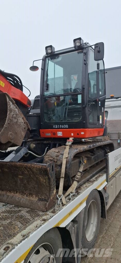 Kubota Kompaktbagger KX 080-4 V alpha Roomikekskavaatorid