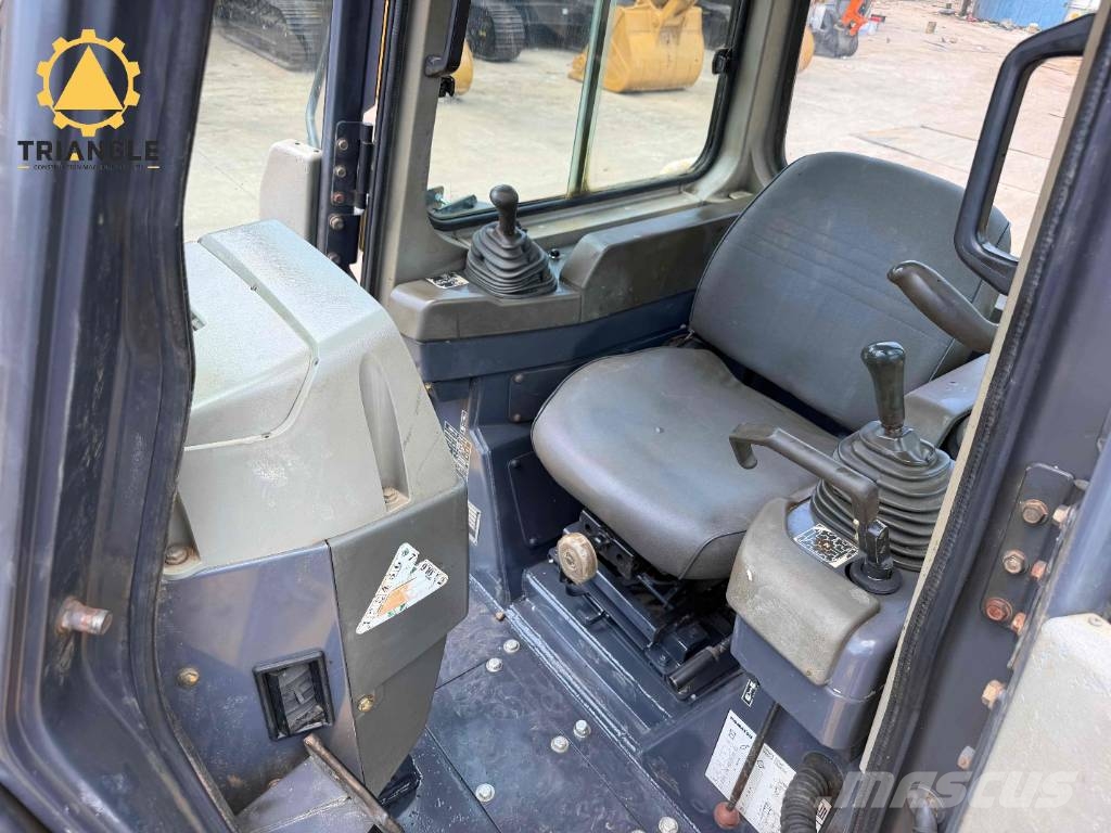 Komatsu D 65 PX Kāpurķēžu buldozeri