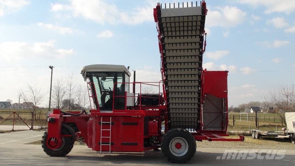Weremczuk MAXIMUS kombajn do marchwii (carrot harvester) Overige rooimachines