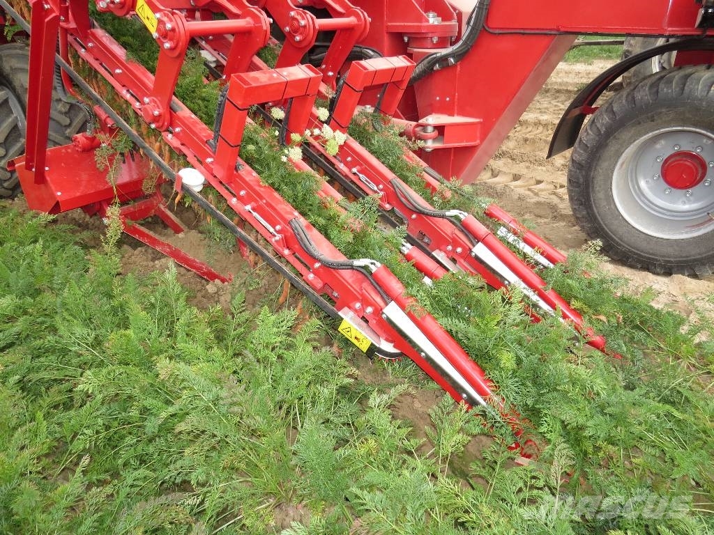 Weremczuk MAXIMUS kombajn do marchwii (carrot harvester) Overige rooimachines