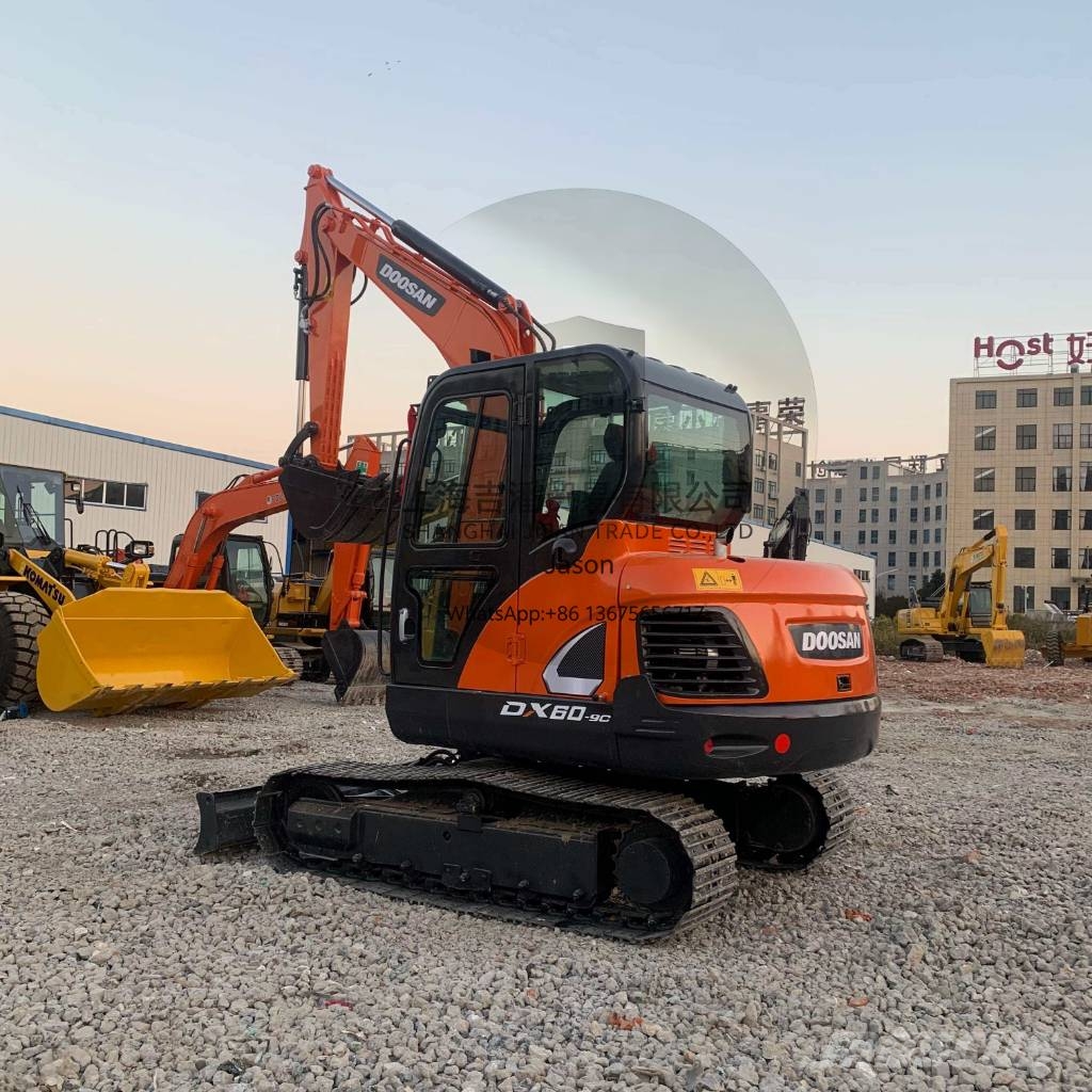 Doosan DX 60 小型挖土機/掘鑿機<7t(小型挖掘機)
