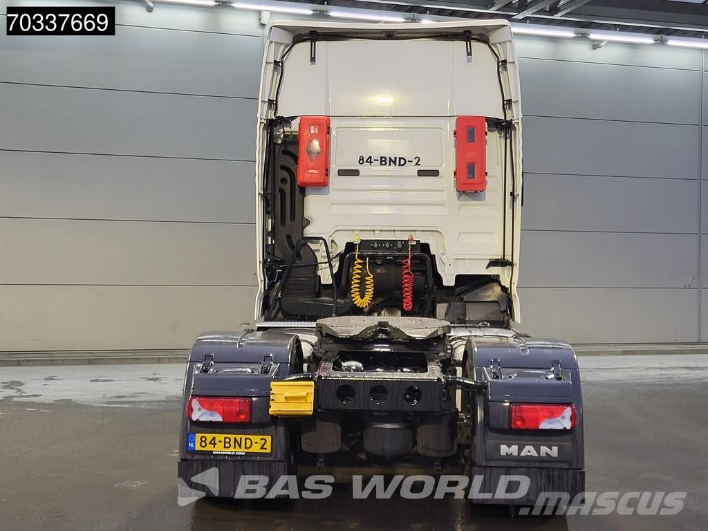 MAN TGX 18.460 4X2 XXL NL-Truck 2x Tanks Trekkers