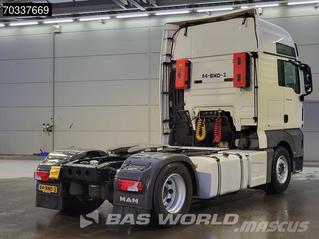 MAN TGX 18.460 4X2 XXL NL-Truck 2x Tanks Trekkers