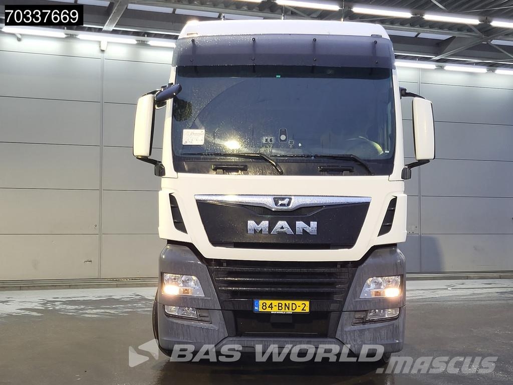 MAN TGX 18.460 4X2 XXL NL-Truck 2x Tanks Trekkers