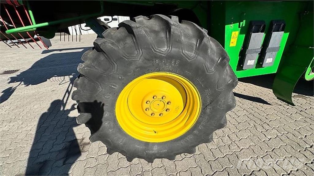 John Deere WTS9660i Kombájnok