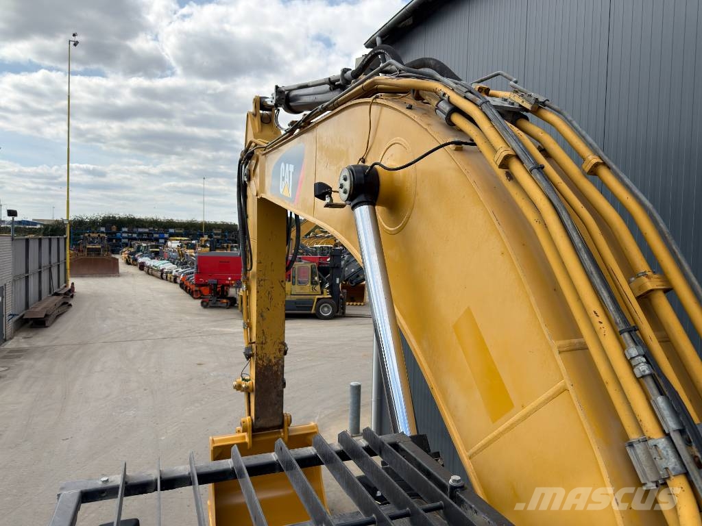 CAT 336D L Paletli ekskavatörler