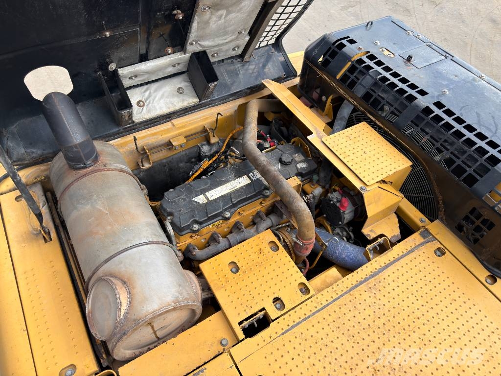 CAT 336D L Paletli ekskavatörler