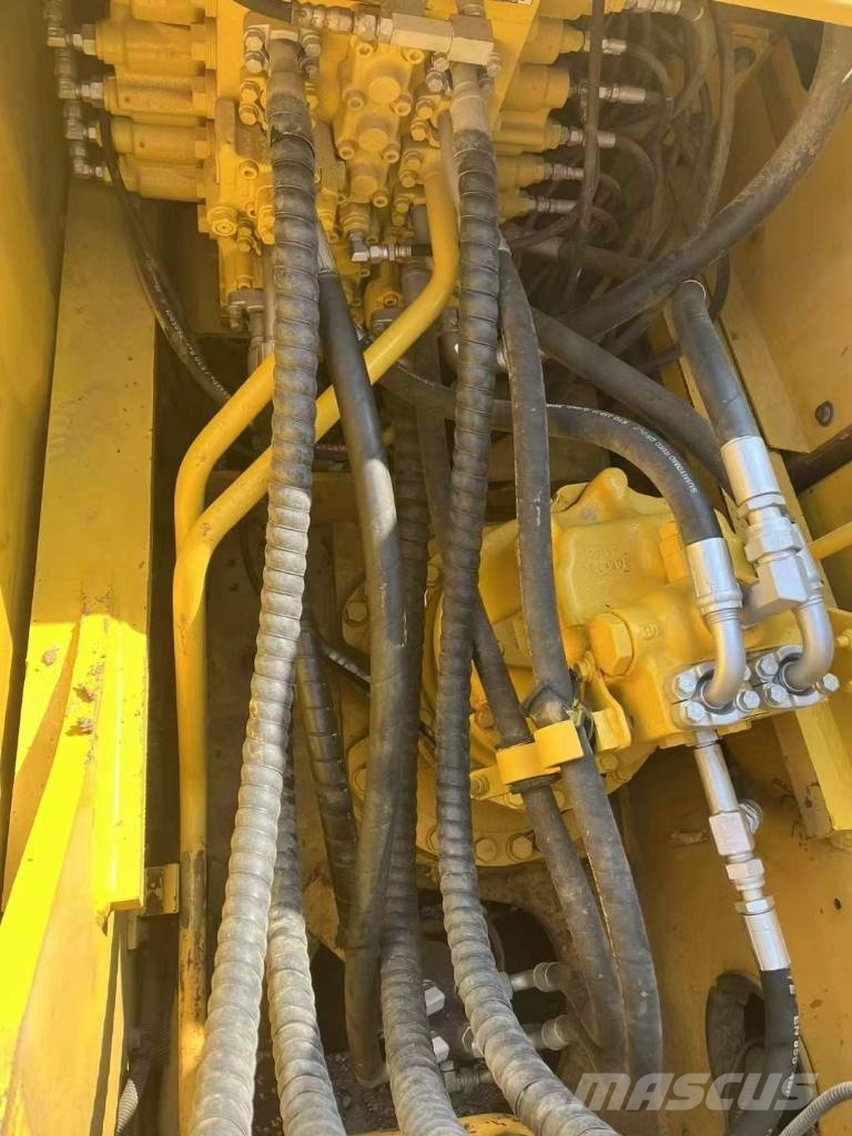 Komatsu PC 220-8 Εκσκαφείς με ερπύστριες