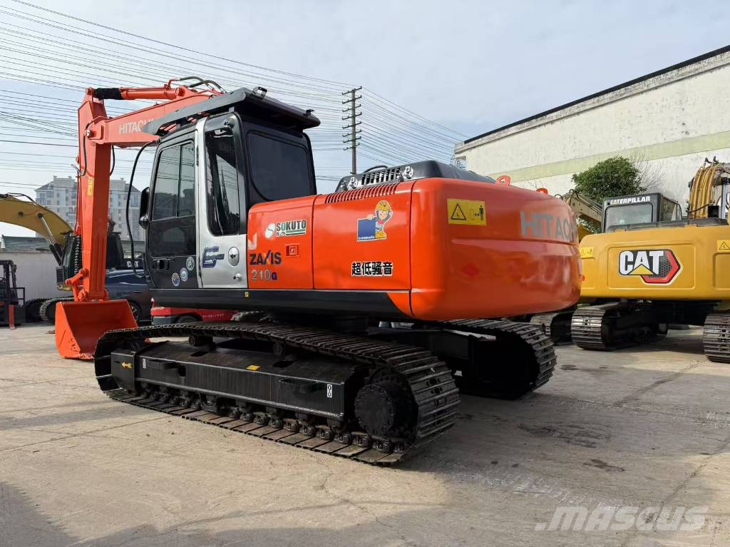 Hitachi 210LC حفارات زحافة