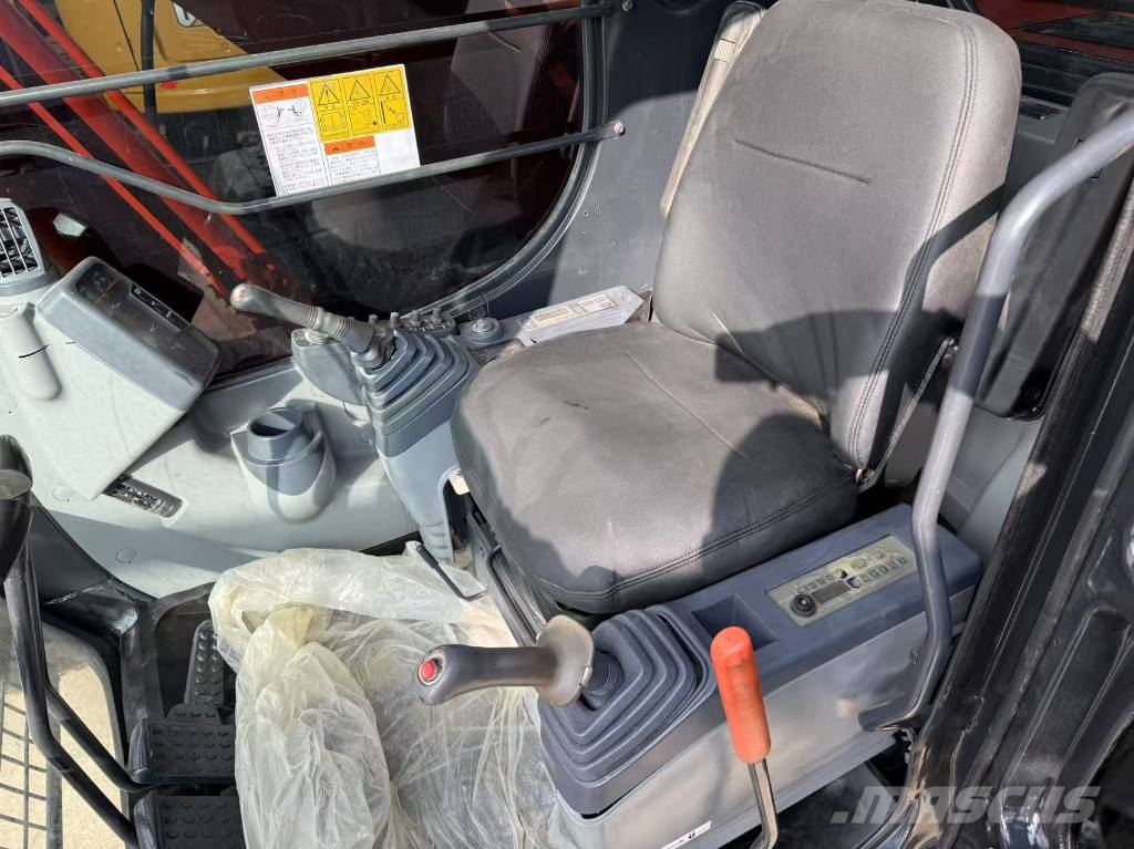 Hitachi 210LC حفارات زحافة