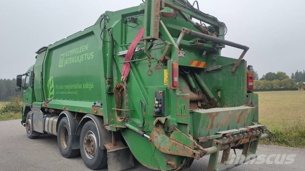 Volvo FM9 6x2 pakkaaja +nostin +etukippo Otros camiones