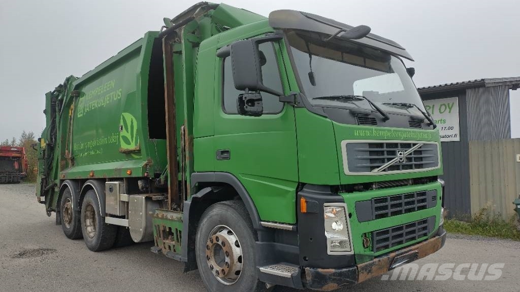 Volvo FM9 6x2 pakkaaja +nostin +etukippo Otros camiones
