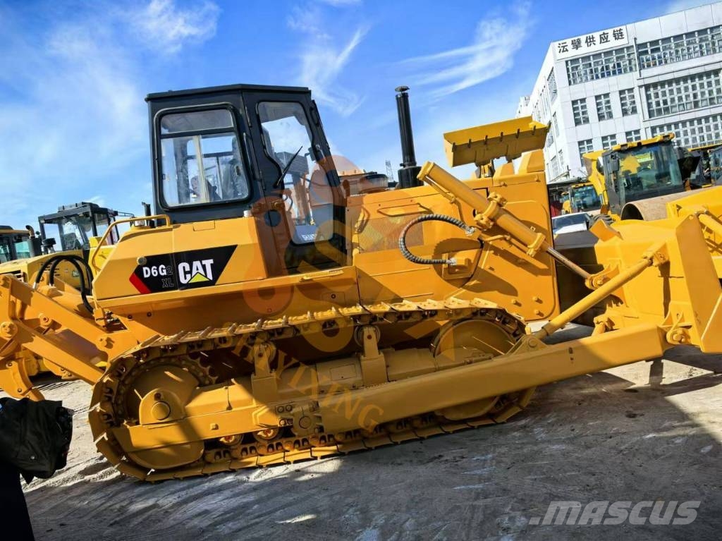 CAT D 6 G ブルドーザー