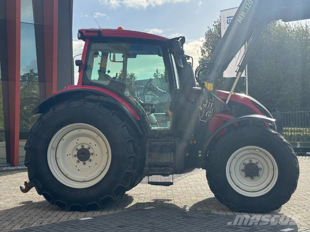 Valtra N134 HiTech 5, Frontloader, airbrakes, 3692 hours! Traktori