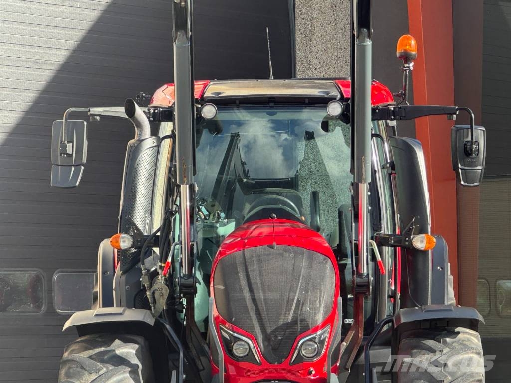 Valtra N134 HiTech 5, Frontloader, airbrakes, 3692 hours! Traktori