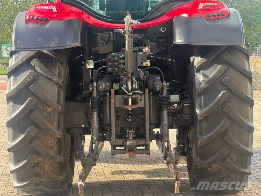 Valtra N134 HiTech 5, Frontloader, airbrakes, 3692 hours! Traktori