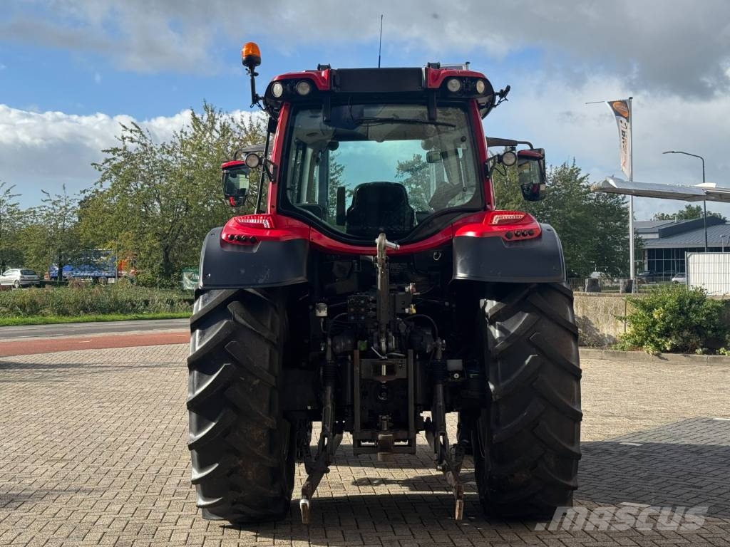 Valtra N134 HiTech 5, Frontloader, airbrakes, 3692 hours! Traktori