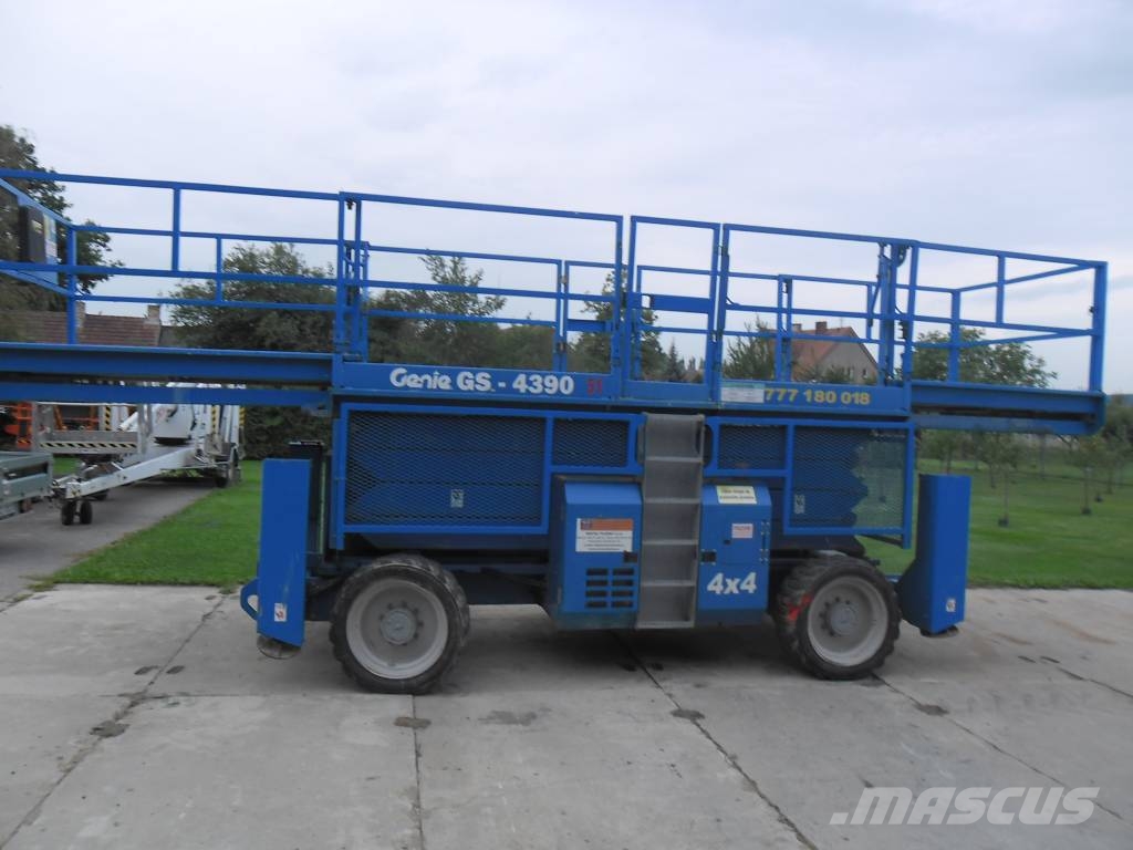 Genie 4390 Vertikalna dvigala