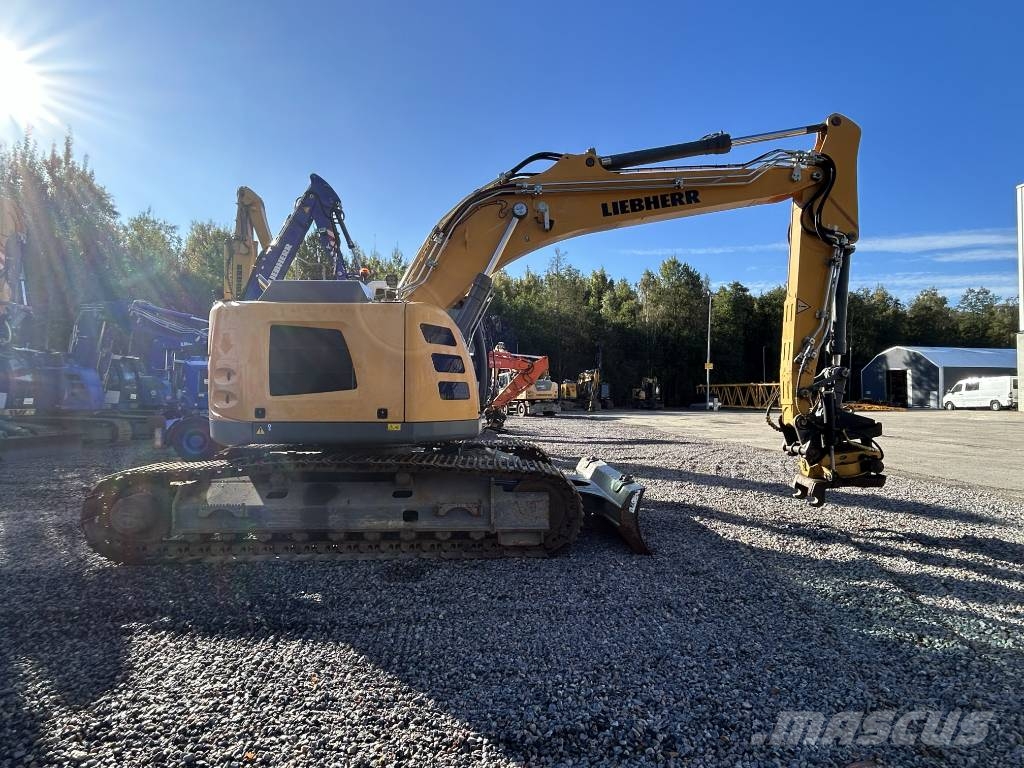 Liebherr R 926 Compact Litronic Kāpurķēžu ekskavatori