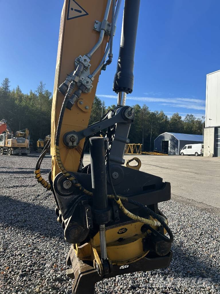 Liebherr R 926 Compact Litronic Kāpurķēžu ekskavatori