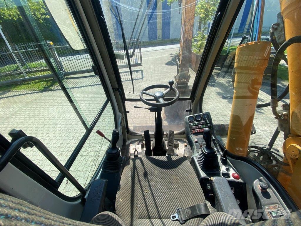 Liebherr A316 Litronic . Excavatoare cu roti
