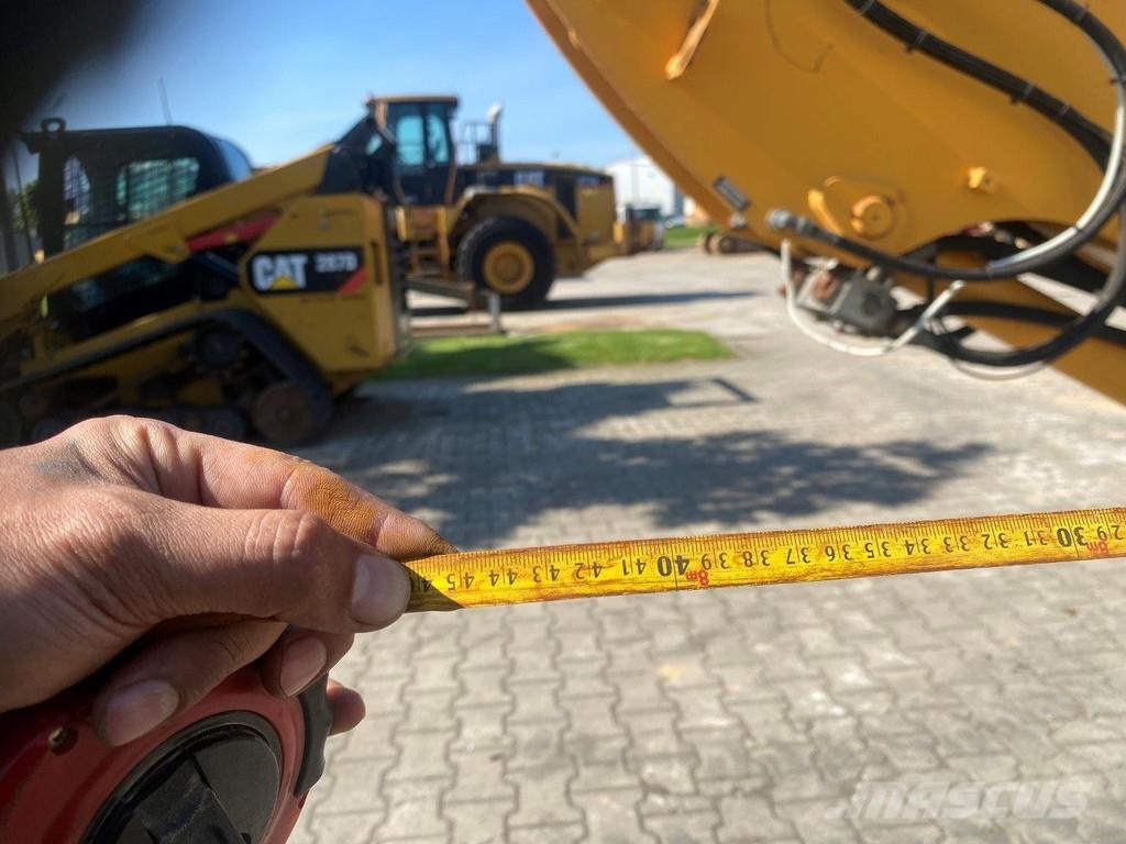 Liebherr A316 Litronic . Excavatoare cu roti