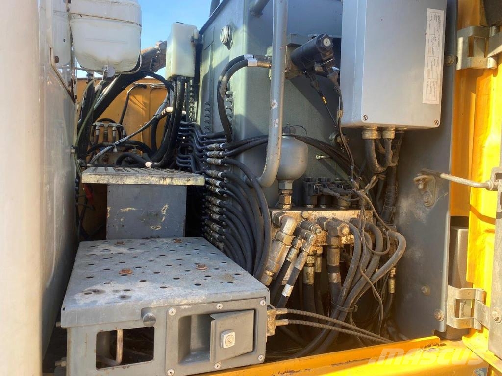 Liebherr A316 Litronic . Excavatoare cu roti