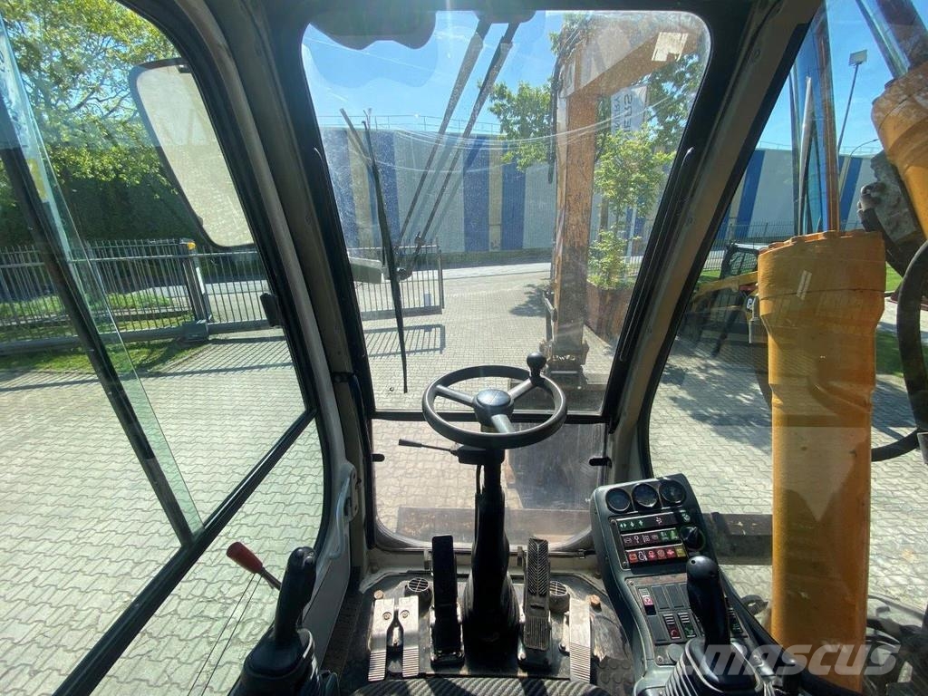 Liebherr A316 Litronic . Excavatoare cu roti